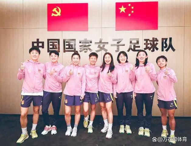 TA：切尔西冬窗无法召回卢卡库，球员租借合同中无相应条款据The Athletic消息，切尔西在将卢卡库外租至罗马的合同中，没有设置召回球员的条款。